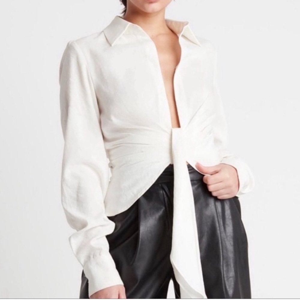 Choosy tie shirt with plunging neckline Size 20